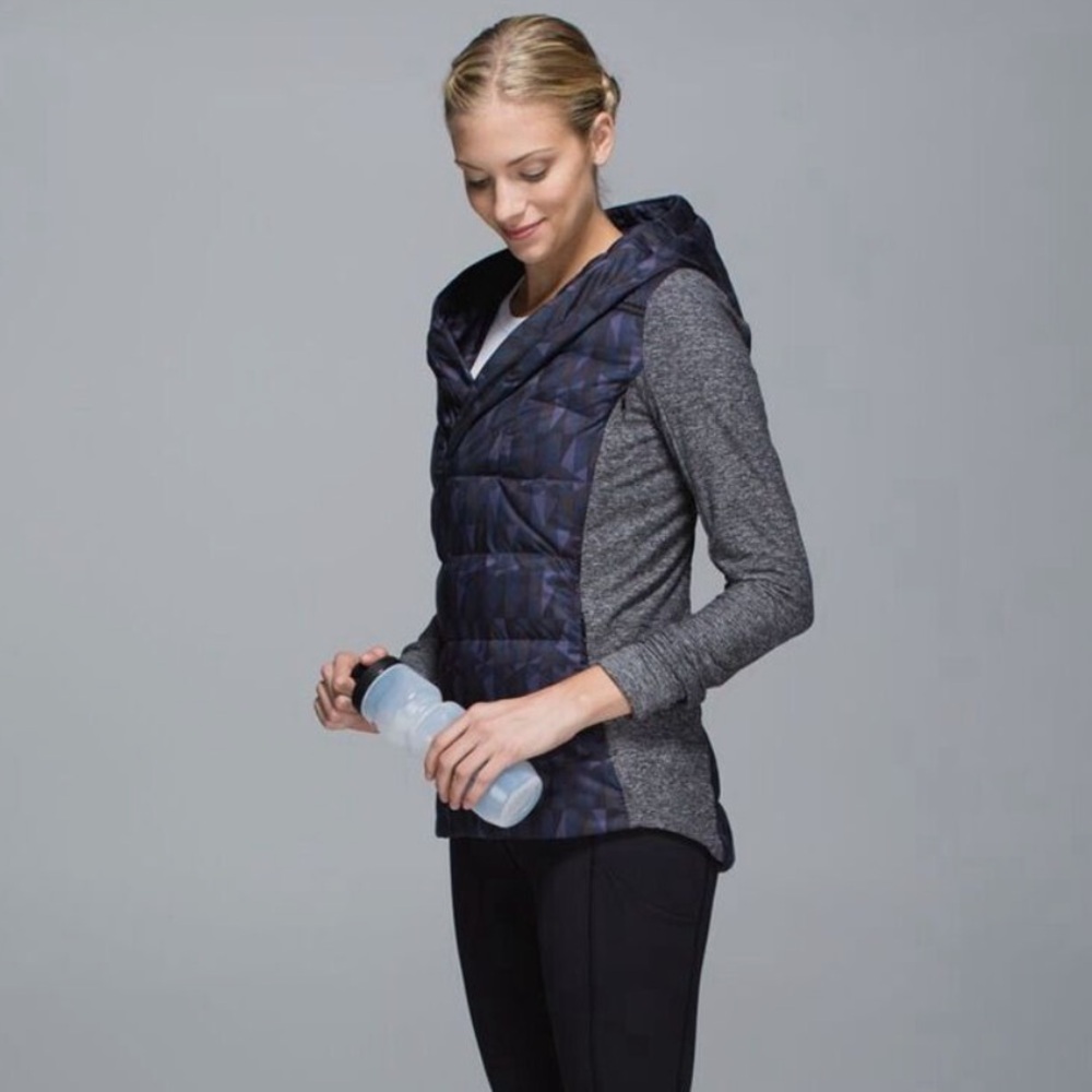 EUC Lululemon Fluff Off Jacket size 2 Stained Glass Love Nightfall